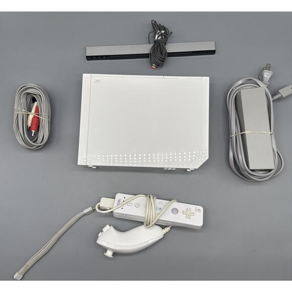 Nintendo Wii Console White RVL 001 GameCube Compatible Tested - Picture 1 of 8